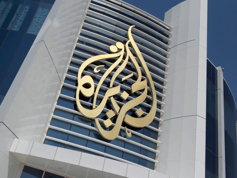 التردد في إيدك.. خطوات تثبيت تردد قناة الجزيرة 2025 ومواعيد برامجها