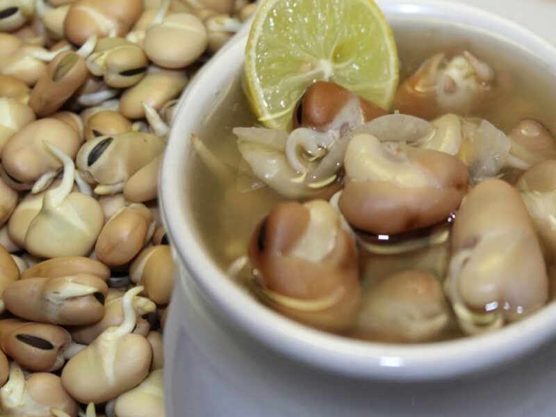الشوربة دي للغلابة الغاليين .. طريقة عمل شوربة الفول النابت على أد إيدك بمزاج عالي
