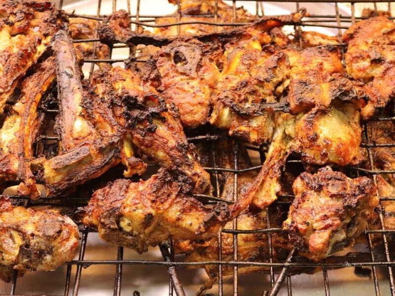 اللحم جهز في الفرن .. عمل لحم خروف مشوي بالفرن أكلة أصيلة