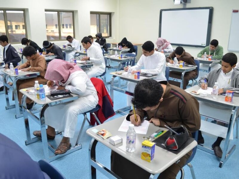 الطلاب بيعدّوا الأيام فعليًا .. كم باقي على اختبارات النهائية للطلاب في السعودية تفاصيل رسمية