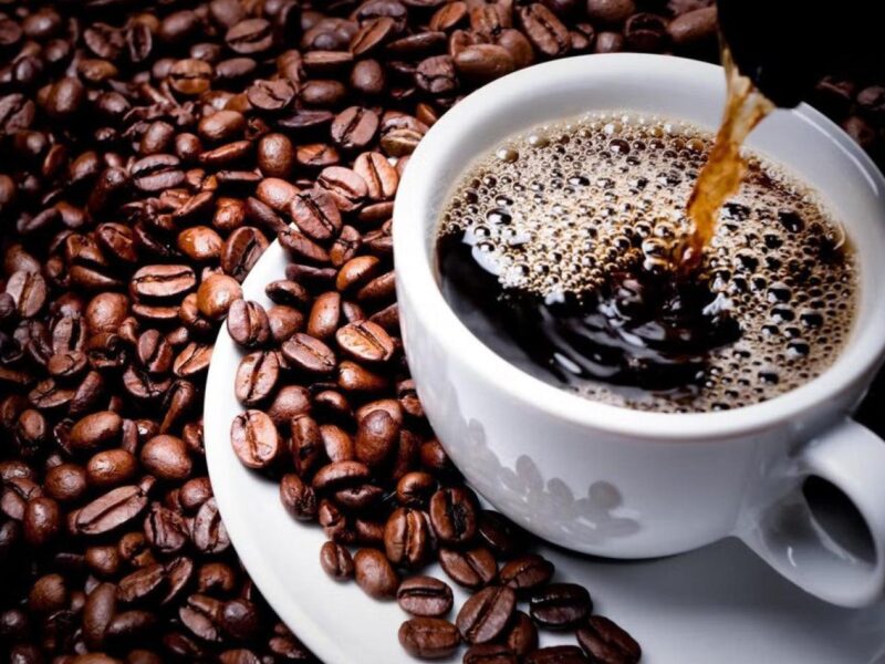 القهوة بتعمل أكتر من كده .. شرب القهوة وقت معين خسارة صاروخية