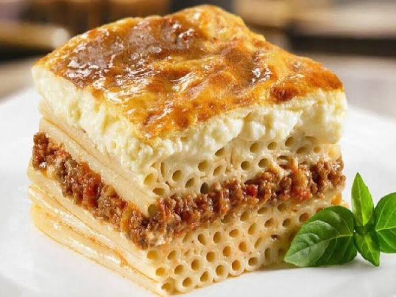 البشاميل بقى أسطورة بجد.. وصفة المكرونه بالبشاميل الجوسي بتكاتها وبمكونات سهلة وبسيطة وبطعم أحلى من المطاعم