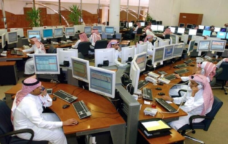 الدوام الأسبوعي اتقلّص فعلًا.. السعودية تبدأ تطبيق نظام العمل 4 أيام رسميًا