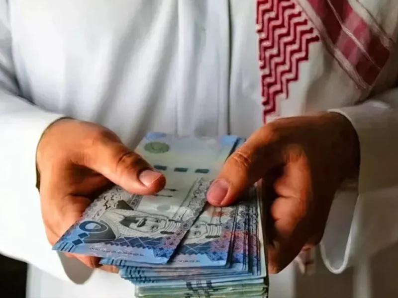 التفاصيل تكشف المستخبي.. هل ترتفع رواتب التقاعد في السعودية 2025