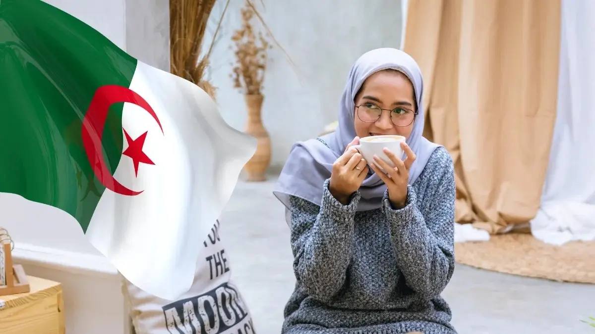 المرأة الماكثة الجزائرية