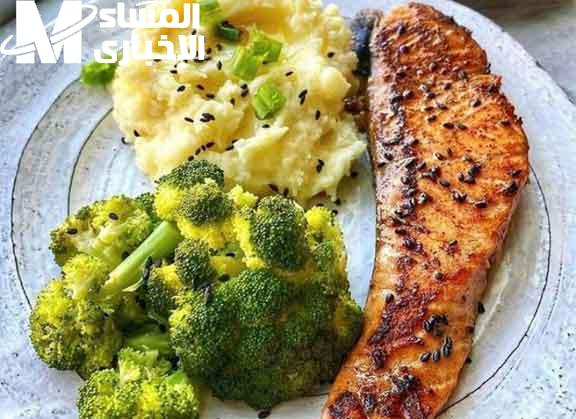 سلطة السلمون المشوي والبطاطس