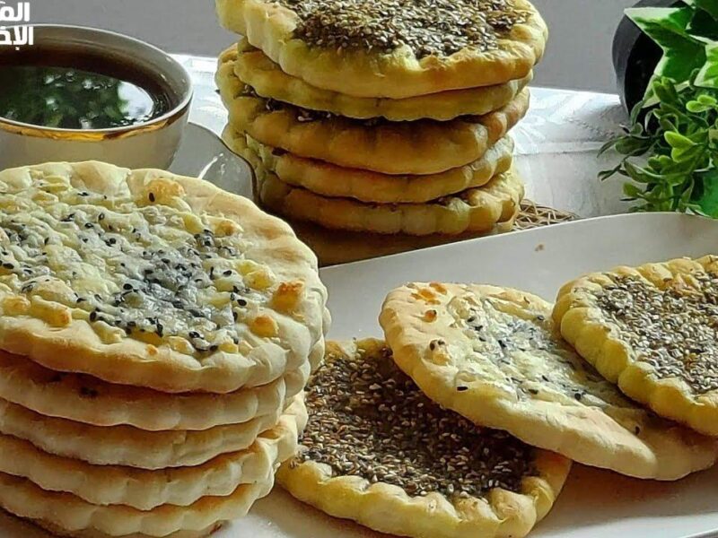 ريحة الزعتر سبقت الوصفة .. أسهل طريقة لعمل مناقيش بالزعتر للفطور نكهة محبوبة