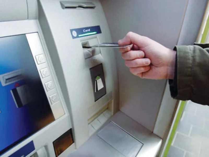 وسط إجراءات جديدة.. الحد الأقصى للسحب اليومي من ماكينات الـ ATM