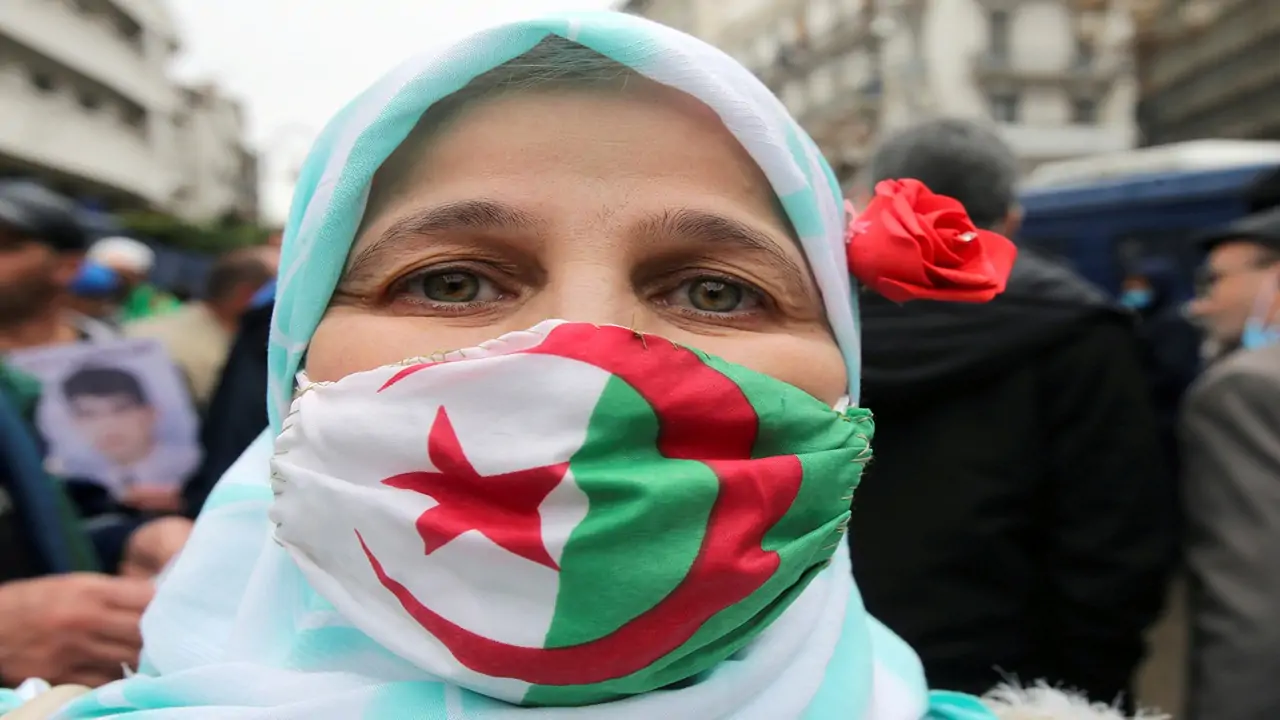 منحة المرأة الماكثة بالبيت