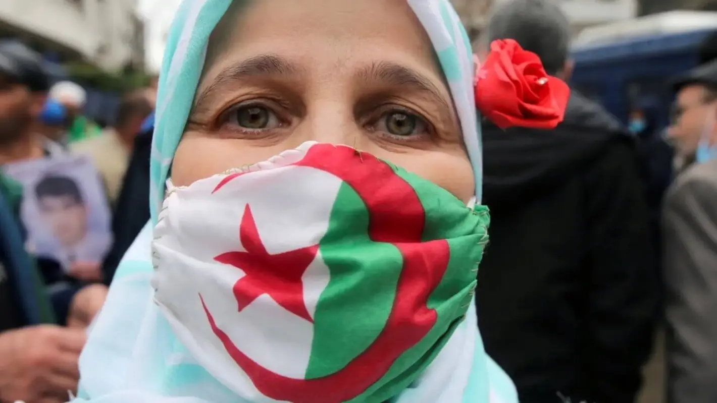 منحة المرأة الماكثة بالبيت