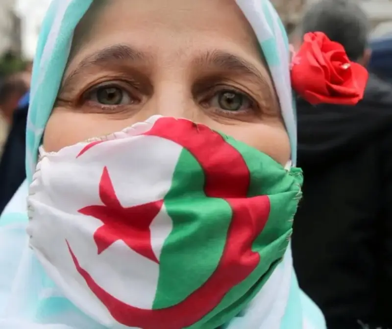 منحة المرأة الماكثة