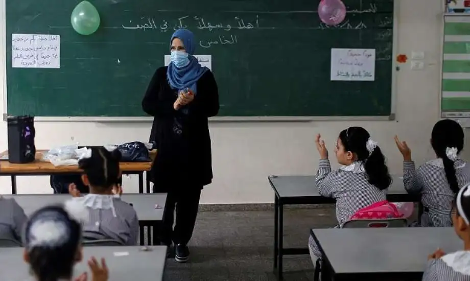 وظيفة معلم مساعد