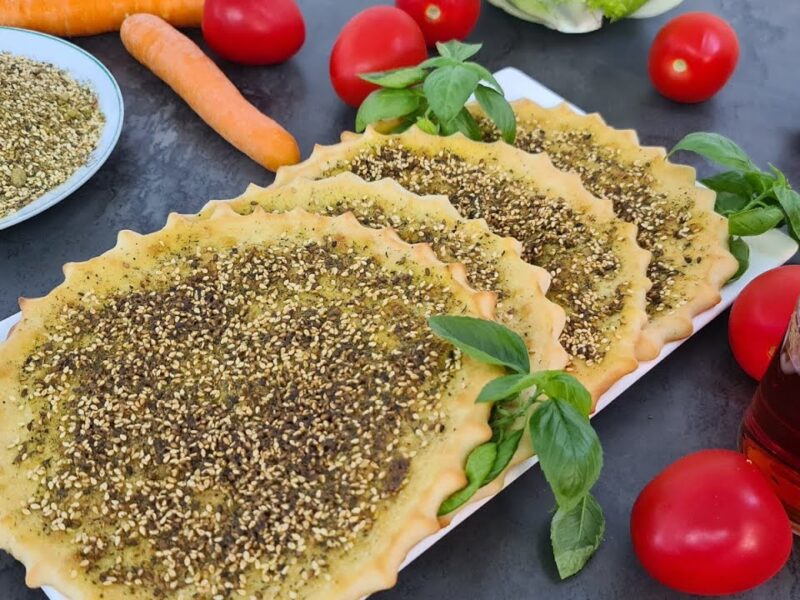 مناقيش ولا أروع.. مناقيش بالزعتر للفطور ريحة رهيبة