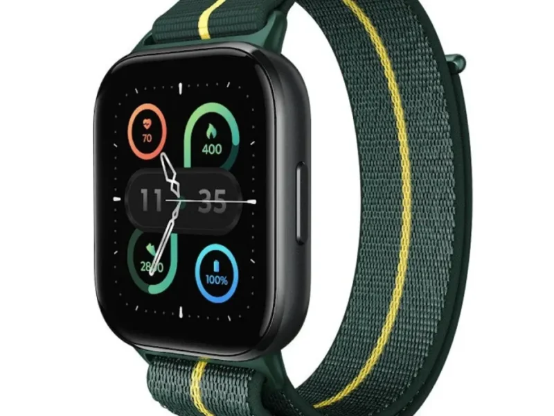 اربط معصمك وخض المغامرة.. موتورولا Moto Watch 70 أول ساعة ذكية مقاومة للكسر وعمر بطارية طويل