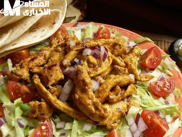 وجبة أساسية أو جانبية..عمل سلطة الشاورما بالبقدونس