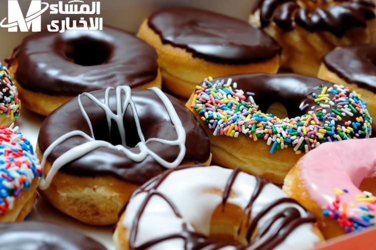 تفنّن بيديك.. طريقة عمل الدونات الهشة في المنزل مثل المحترفين خبز احترافي