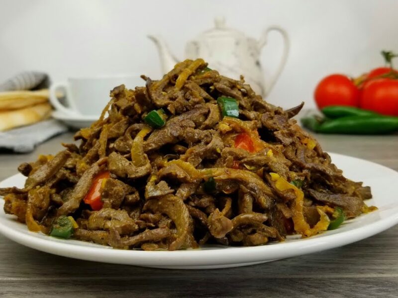 بصل وكبدة جاهزين.. طريقة عمل الكبدة بالبصل نكهة ذواقة