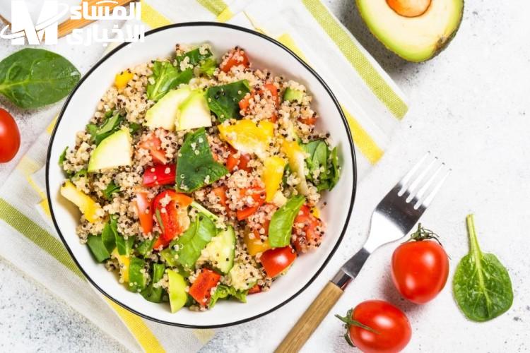 سلطة رابحة بوزن صحي.. سلطة الكينوا بالفلفل الملون للرجيم خفيفة شهية بصحة تامة