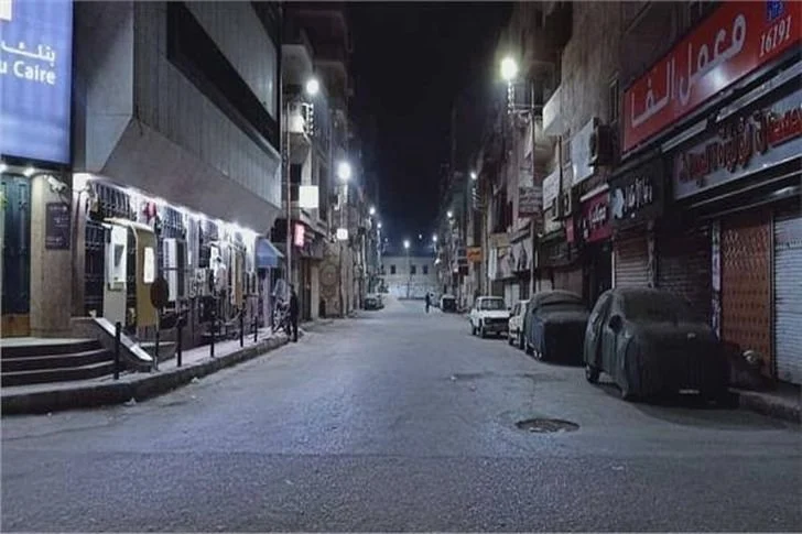 انطلق الصيف بنظام جديد…تعرف على مواعيد فتح وغلق المحلات والمقاهي بعد تطبيق التوقيت الصيفي