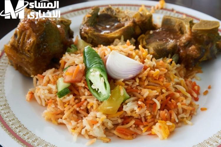 الحنيذ السعودى ريحته تفتح النفس وطعمه ياخدك عالم تانى.. سفرة كاملة بلحم دايب فى بقك من أول لقمة
