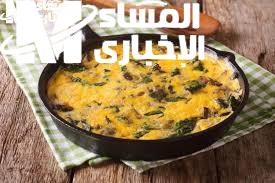 البيض المخفوق بالسبانخ والجبن الكريمي