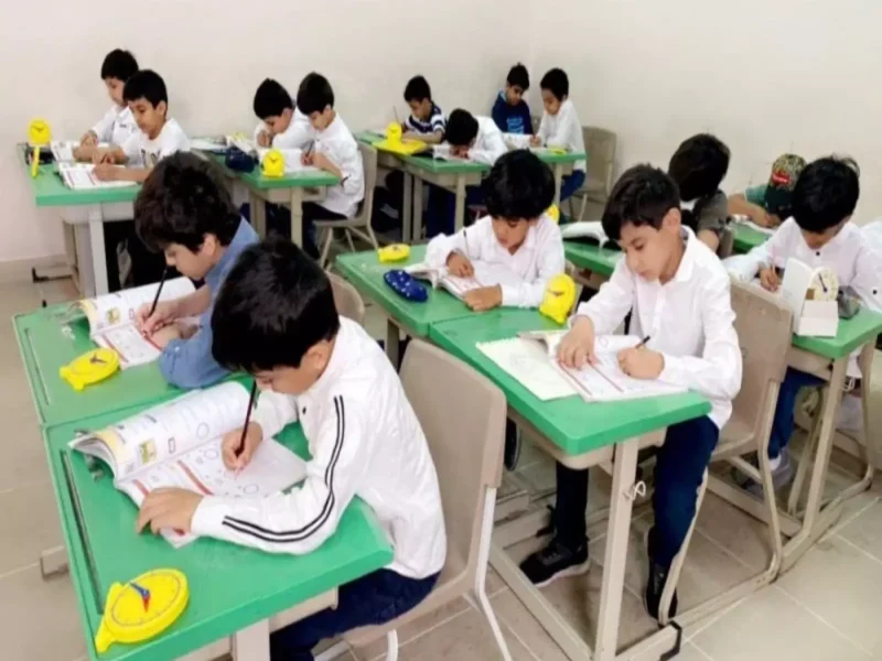 خلّيك متابع معانا كم باقي على اختبارات النهائية في السعودية تفاصيل مهمة