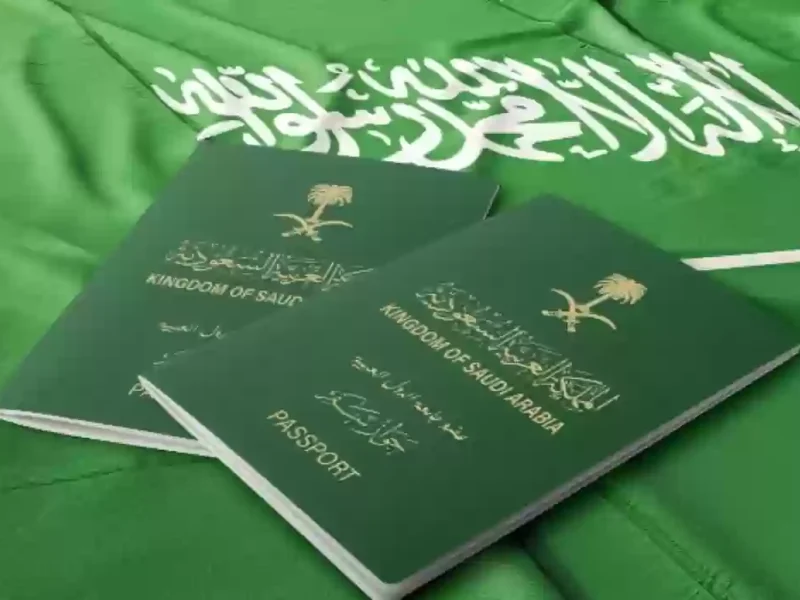 دون عناء المكاتب.. إليك طريقة تجديد جواز السفر السعودي إلكترونيًا عبر أبشر والرسوم المطلوبة خطوة بخطوة