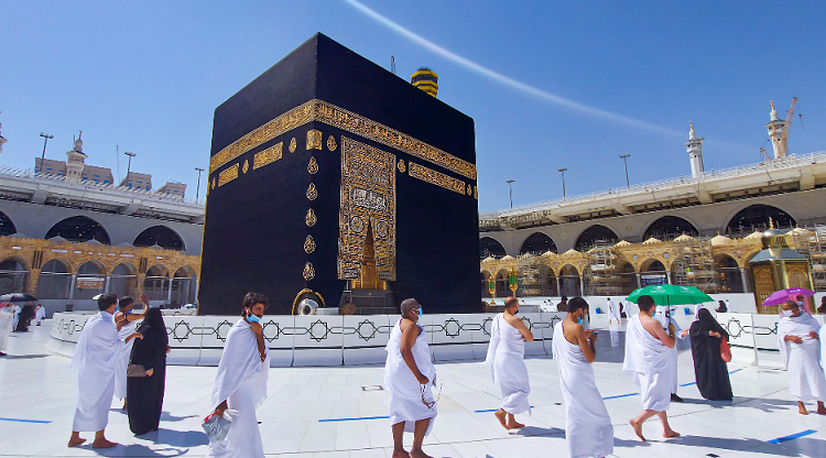 عاجل من السعودية: فتح تأشيرات العمرة لما بعد الحج.. واستبعاد 3 جنسيات عربية من الحصول على التأشيرة