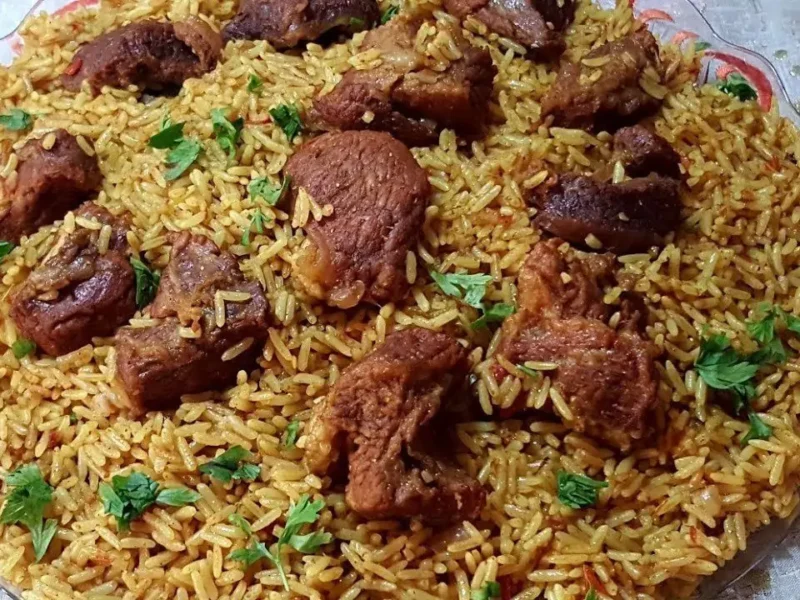 عزومة العيد جهزت.. كبسة اللحم بالأرز البسمتي لعزومة عيد الأضحى بخطوة واحدة