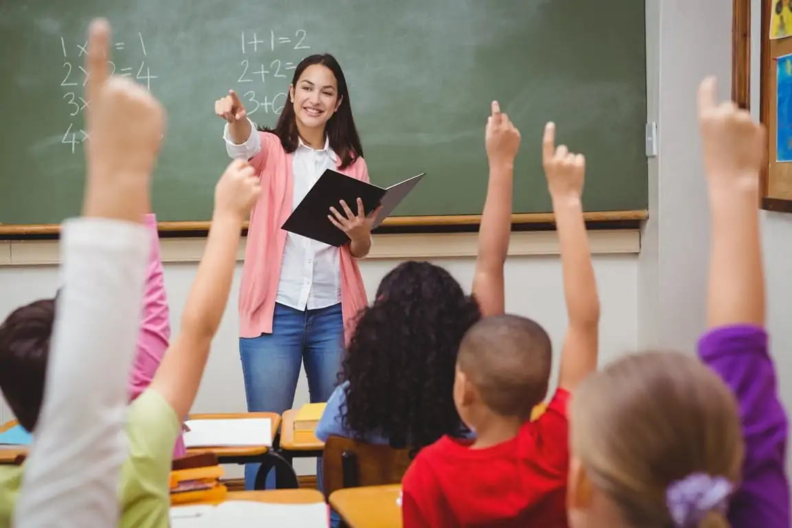 مسابقة 20 ألف معلم