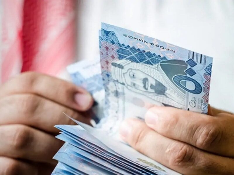 احتفل بالعطاء اليوم.. موعد نزول مكرمة الملك السعودية 1446 بهجة وطنية