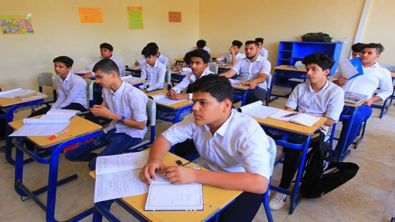 8000 دينار